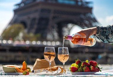 Париж и шампанское