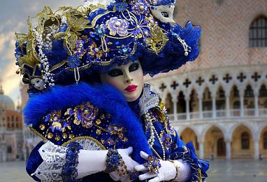 Венецианский карнавал, итальянские распродажи и Швейцария (для туристов с визами)